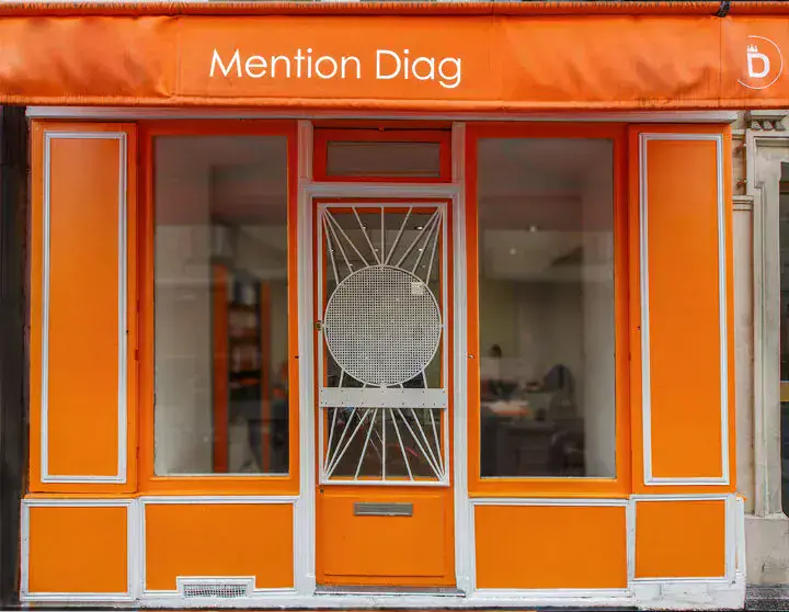 Façade de l'agence MentionDiag à Paris